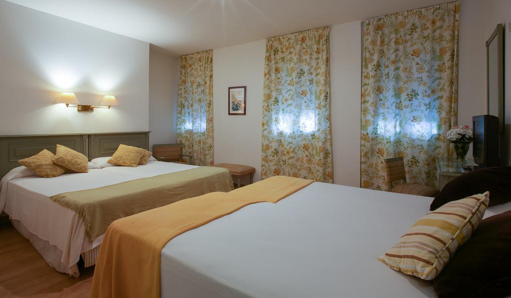 Hotel Alcántara Siviglia Esterno foto