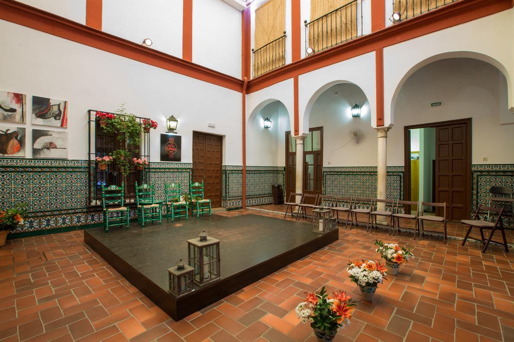 Hotel Alcántara Siviglia Esterno foto