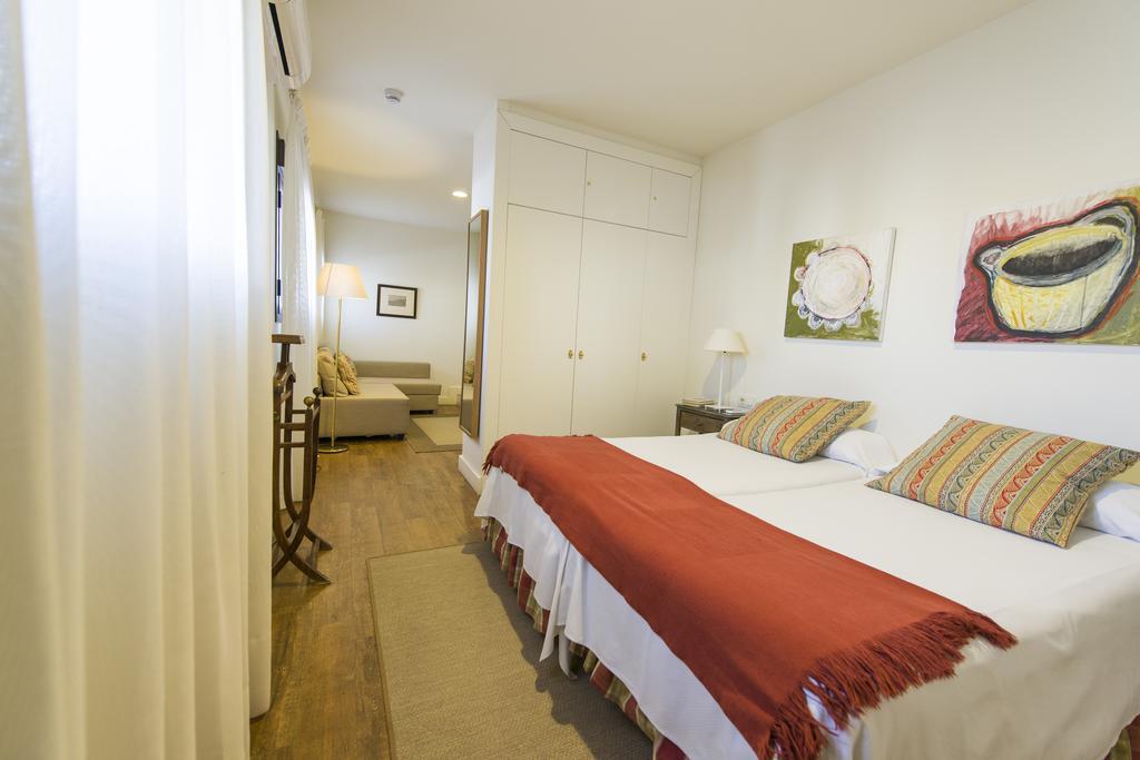 Hotel Alcántara Siviglia Esterno foto