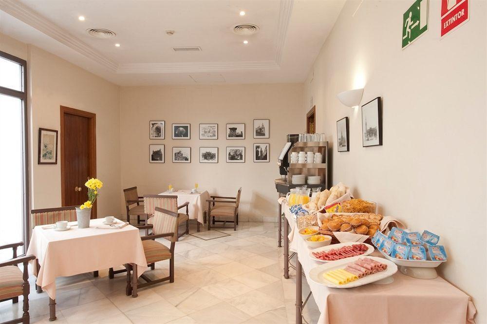 Hotel Alcántara Siviglia Esterno foto