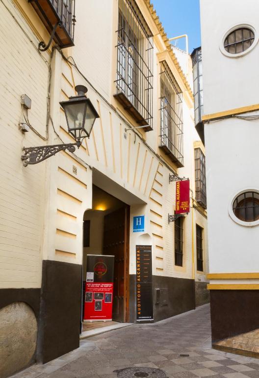 Hotel Alcántara Siviglia Esterno foto