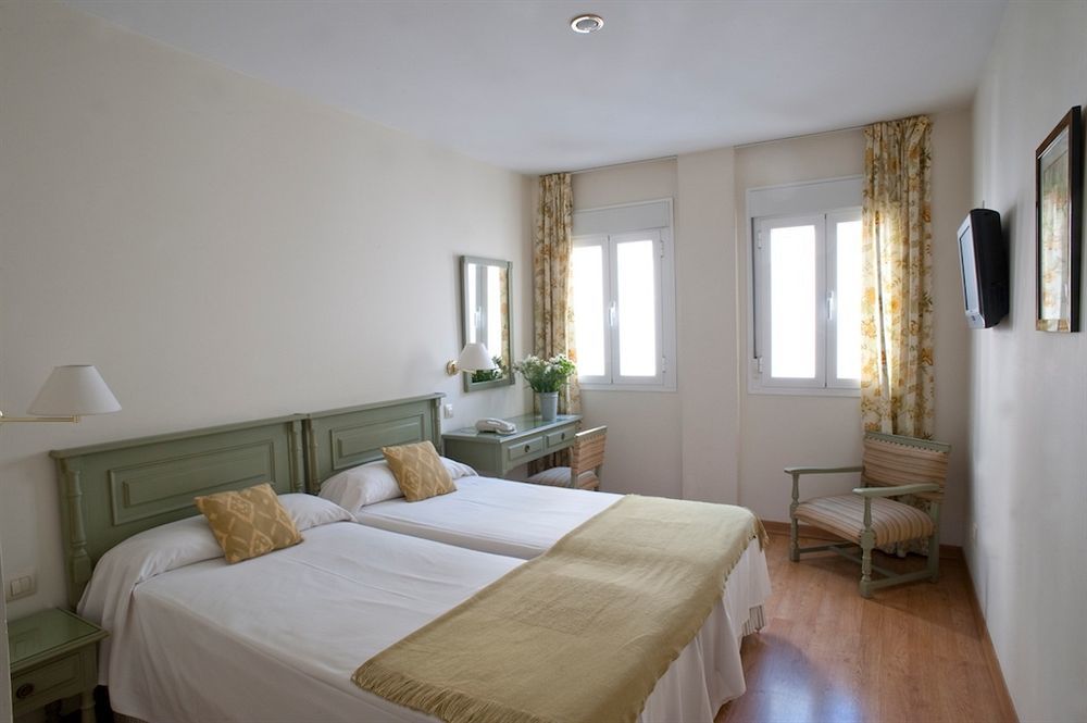 Hotel Alcántara Siviglia Esterno foto