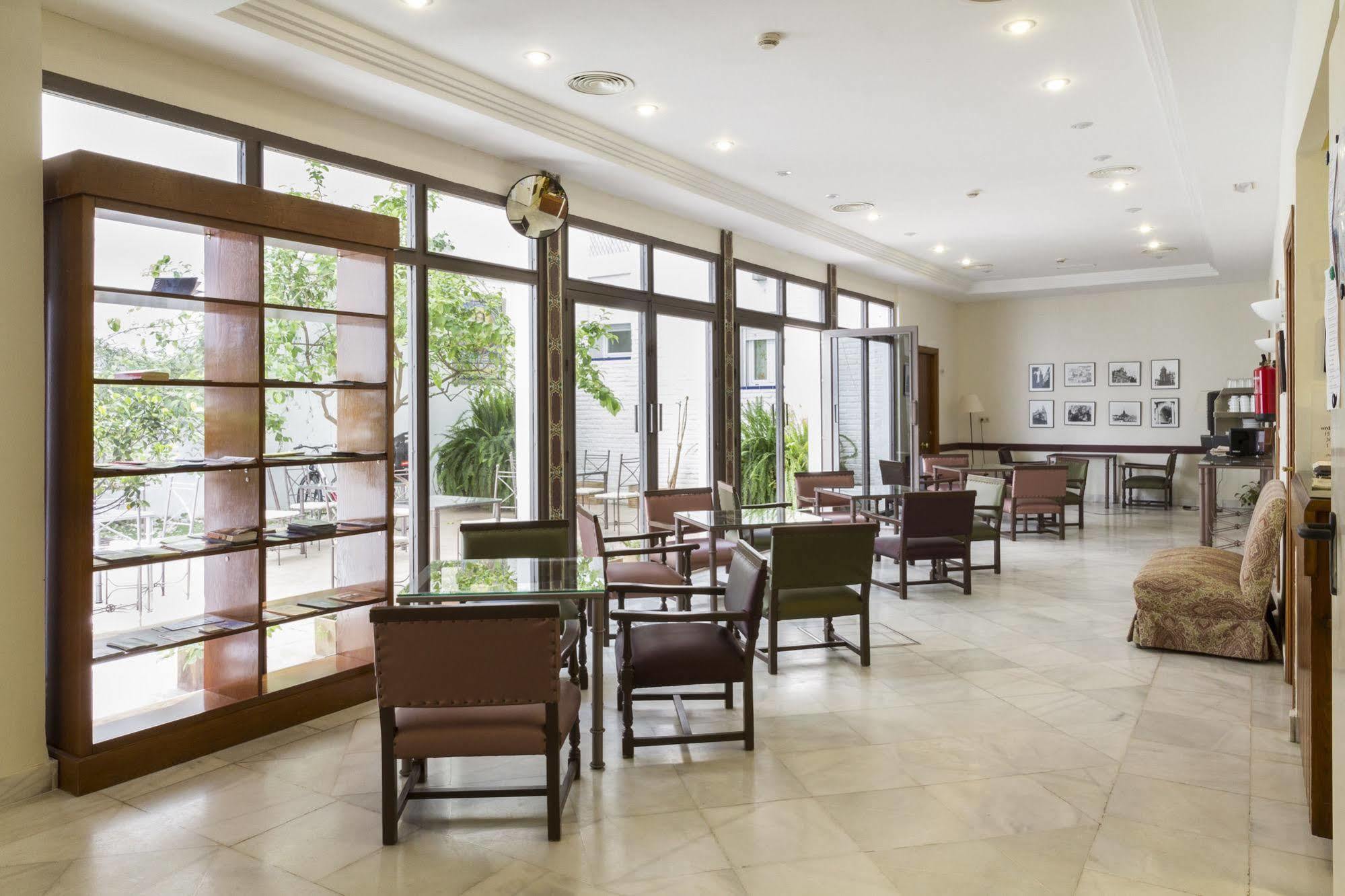 Hotel Alcántara Siviglia Esterno foto