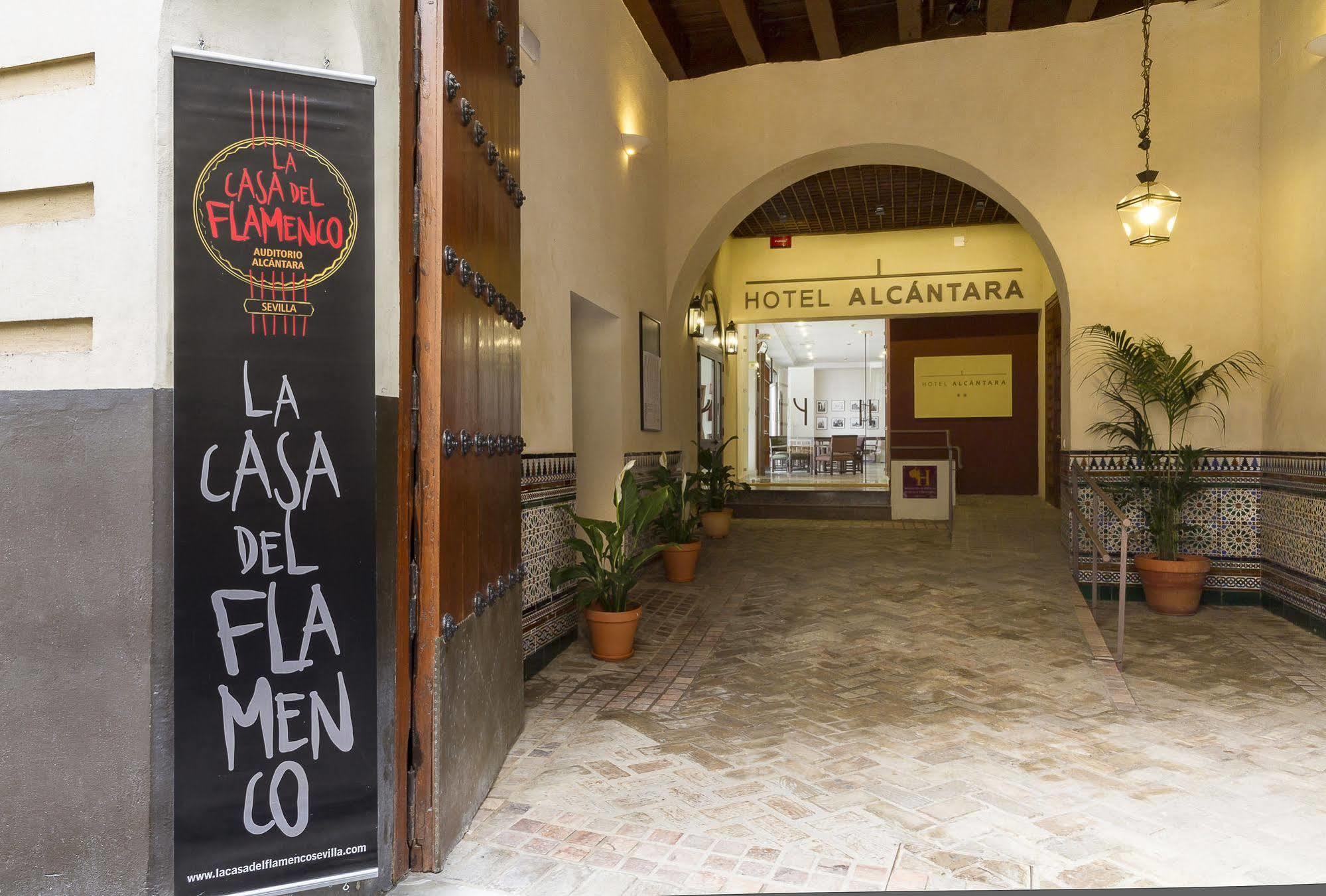 Hotel Alcántara Siviglia Esterno foto