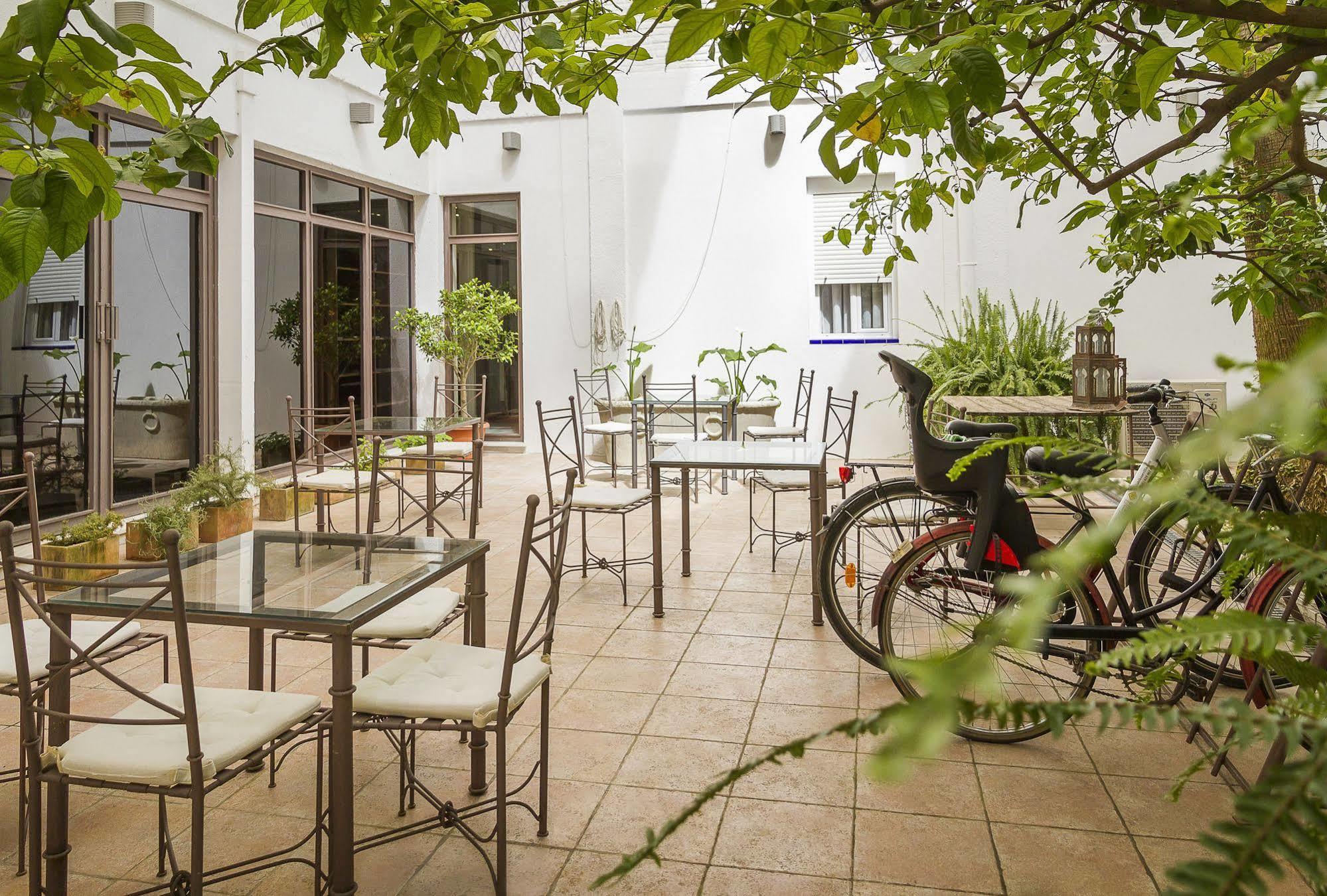 Hotel Alcántara Siviglia Esterno foto