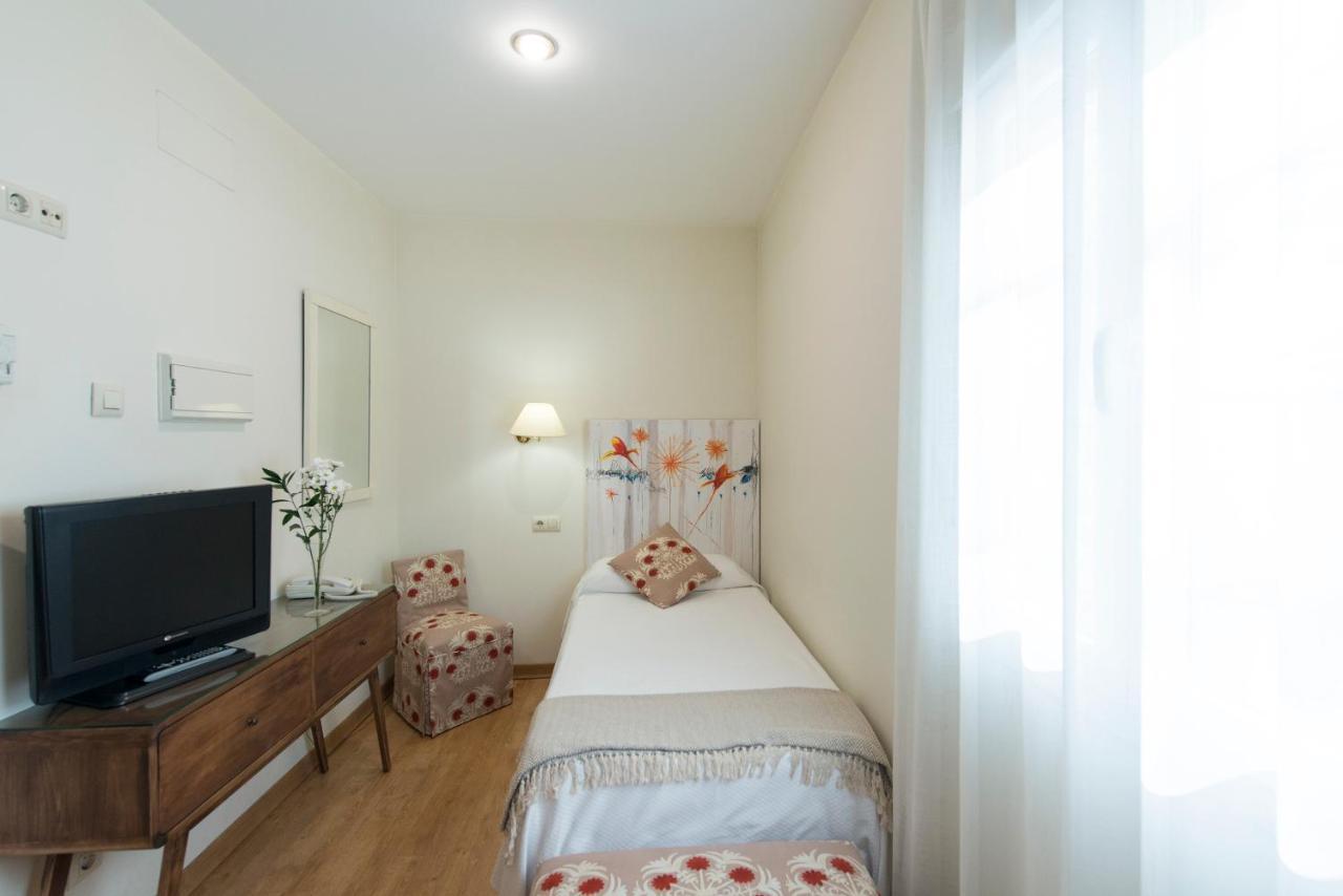 Hotel Alcántara Siviglia Esterno foto