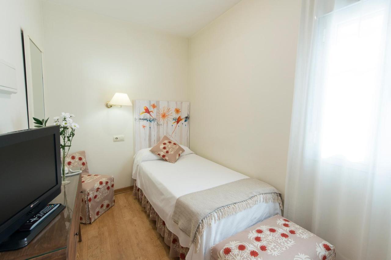 Hotel Alcántara Siviglia Esterno foto