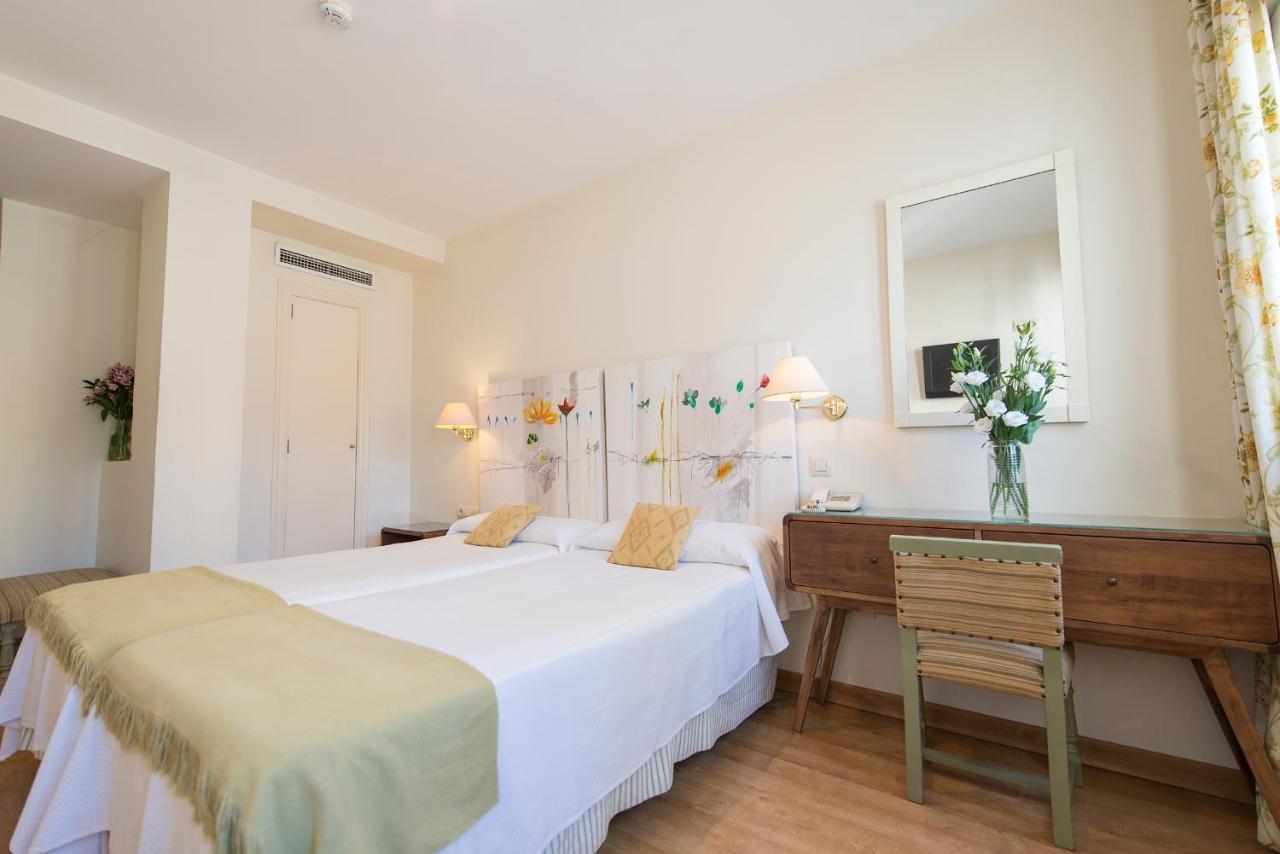 Hotel Alcántara Siviglia Esterno foto